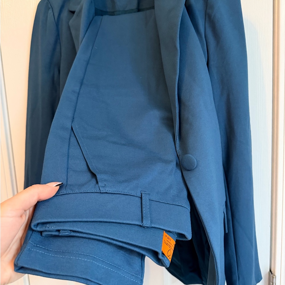 MARY CRAFTS Women's Blue Blazer and Pants Set Size 6 - Picture 2 of 4